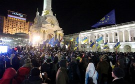 Betoging in Kiev op 28 november 2013. Foto: Oxlaey, flickr, creative commons